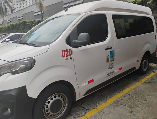 PEUGEOT EXPERT 1.6 BLUEHDI DIESEL MINIBUS MANUAL